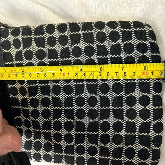 Kate spade cross body handbag. no tags. But never carried adjustable strap. - Picture 9 of 12
